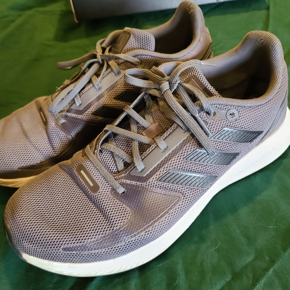 Adidas men's shoe